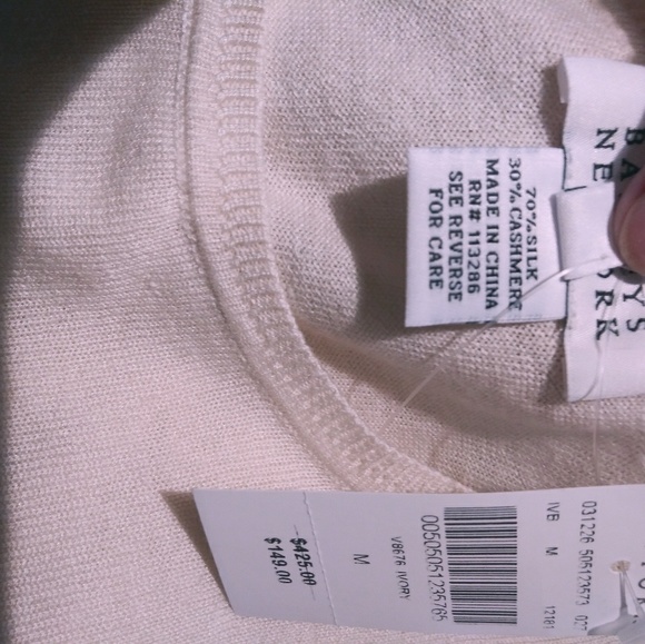 NWT Barneys M silk/cashmere blend sweater $425.00 - Picture 5 of 5